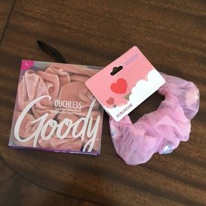 NWT Scrunchie Set of  2 Pink -1-velvet and 1-tulle hair accessories